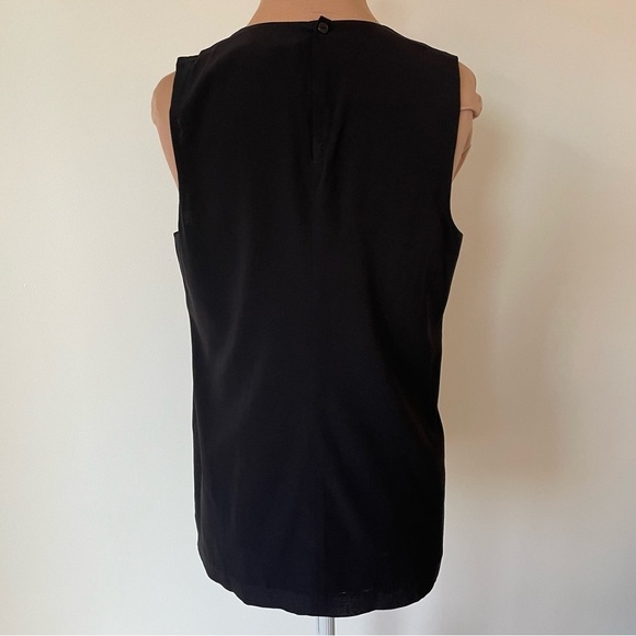 Vince Black Silk Ruffled Crew Neck Sleeveless Blouse V094010267 EUC Size 4 - Picture 3 of 8